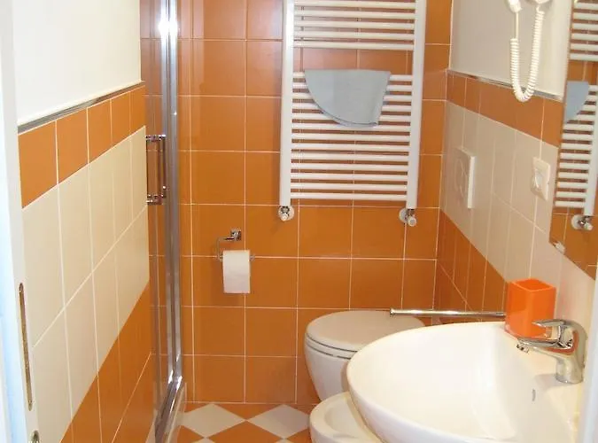 לינה וארוחת בוקר Lo Scrigno